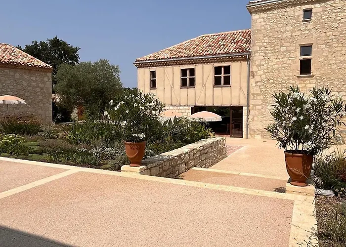 بيت ضيافة Manoir - Domaine Lassalle Saint-creac *